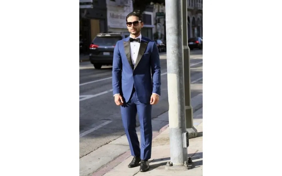 Royal Blue Groomsmen Suits