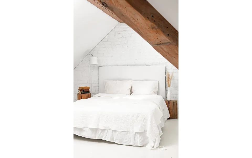 Linen Waffle Blanket In White Size Queen 200x220