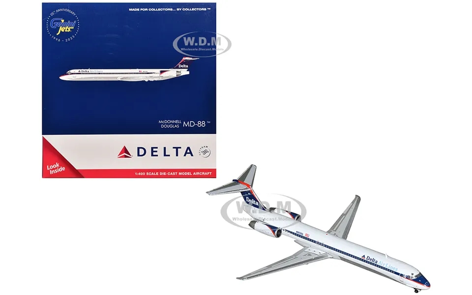 Mcdonnell Douglas Md-88 Commercial Aircraft Delta Air Lines N925dl White With Blue And Red Graphics 1 400 Diecast Model