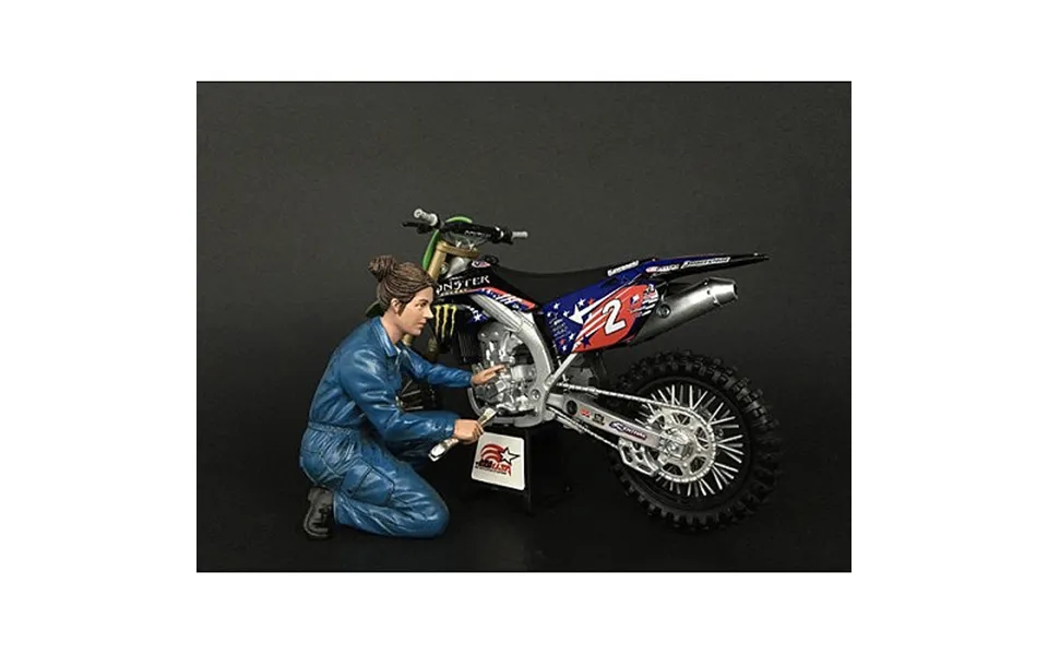 Mechanic Chole Figurine For 1 12 Scale Motorcycle Models By American Diorama