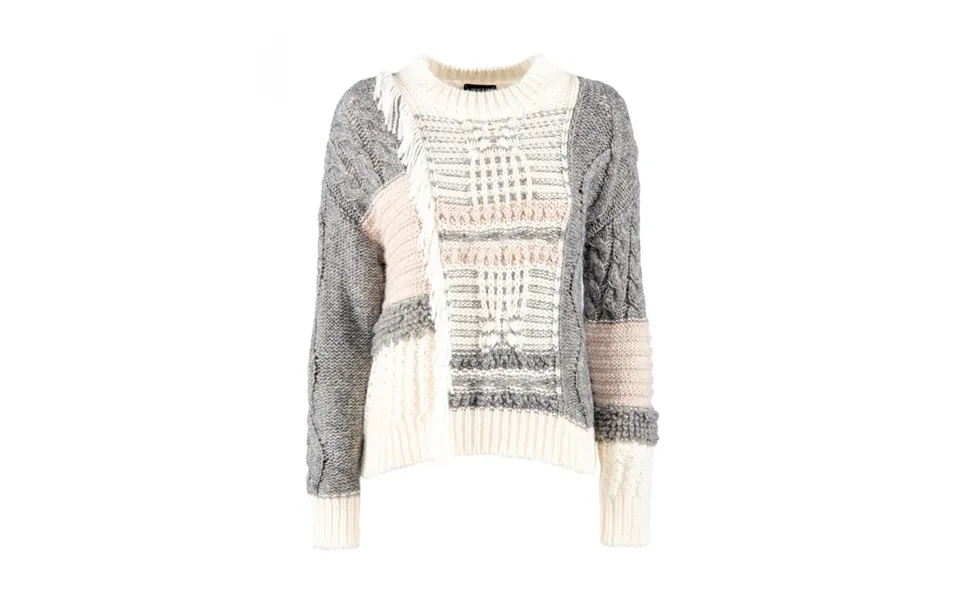 Woman Nenette Mandolate