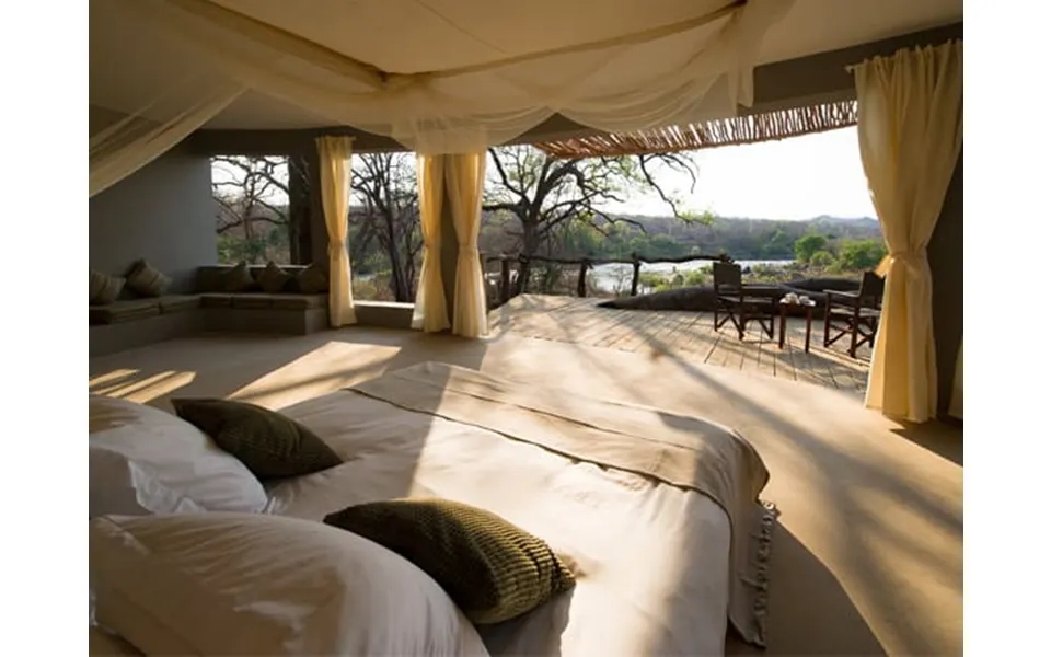 Malawi Highlands - Park & Lake