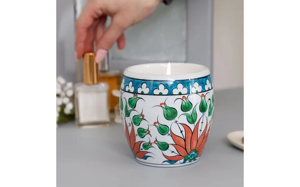 Ceramic Artisan Hand-poured Candle - Dahlia