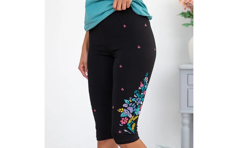 Embroidered Stretch Capris - Black