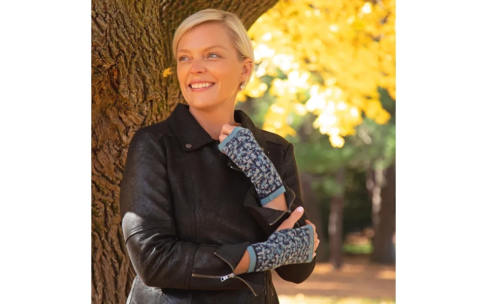 Small Squares Baby Alpaca Fingerless Mittens - Blue