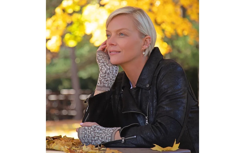 Small Squares Baby Alpaca Fingerless Mittens - Brown