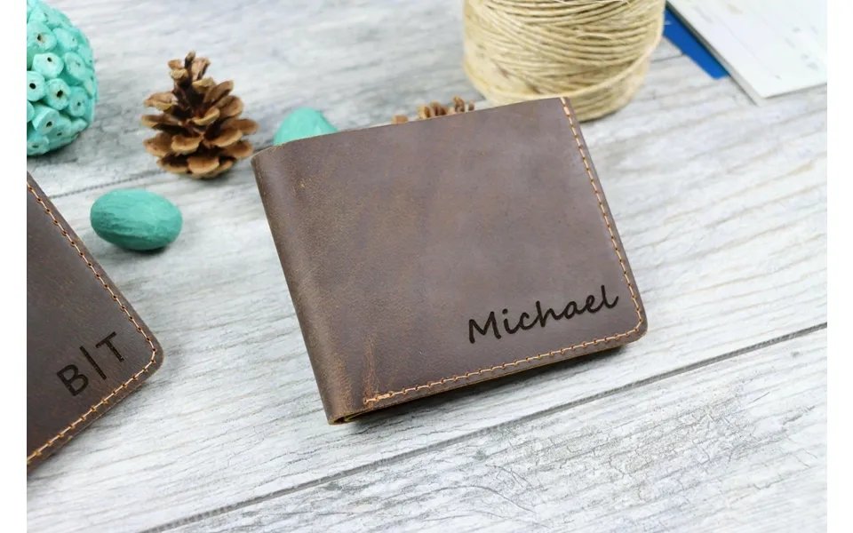 Men's Bifold Leather Wallet - Brown