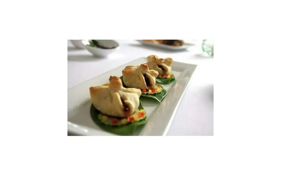 Cuisine Innovations Appetizer Tenderloin Of Beef En Croute - 100 Per Case