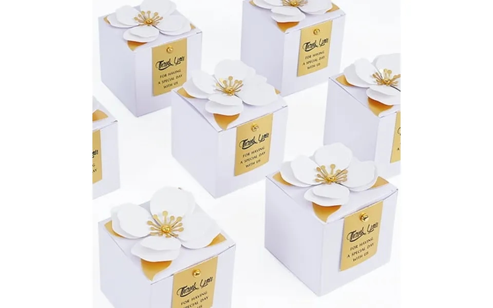 Gingprous 20 Pcs White 3.54 Inch Wedding Favor Boxes With Thanks Card Square Flower Candy Boxes Paper Bridal Gift Box Fo