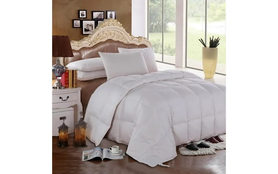 Luxury 600 Fill Power Lightweight Goose Down Comforter