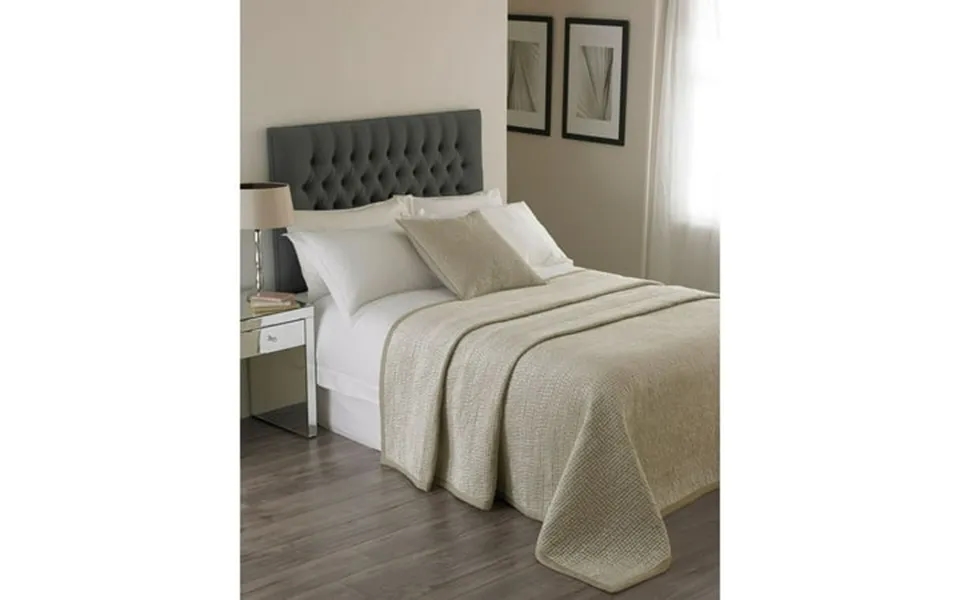 Riva Home Brooklands Bedspread
