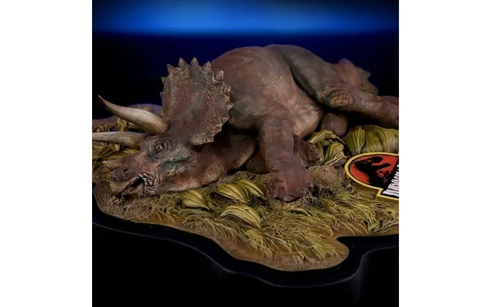Steven Spielberg Jurassic Park Sick Triceratops Statue By Chronicle Collectibles