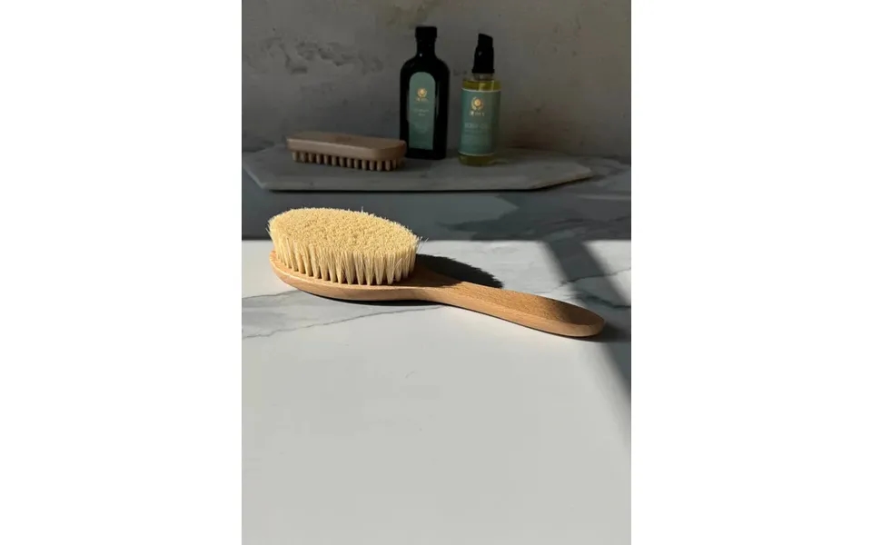 Heales Apothecary Dry Brush
