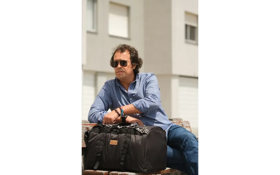 Sports Vegan Duffle Bag Black - Made With Ocean Plastic