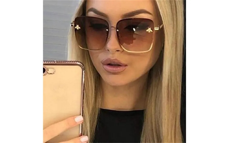 2021 Woman Brand Designer Fashion Unisex Sunglasses High Quality Sun Glasses Eyewear Ladies Female Glasses