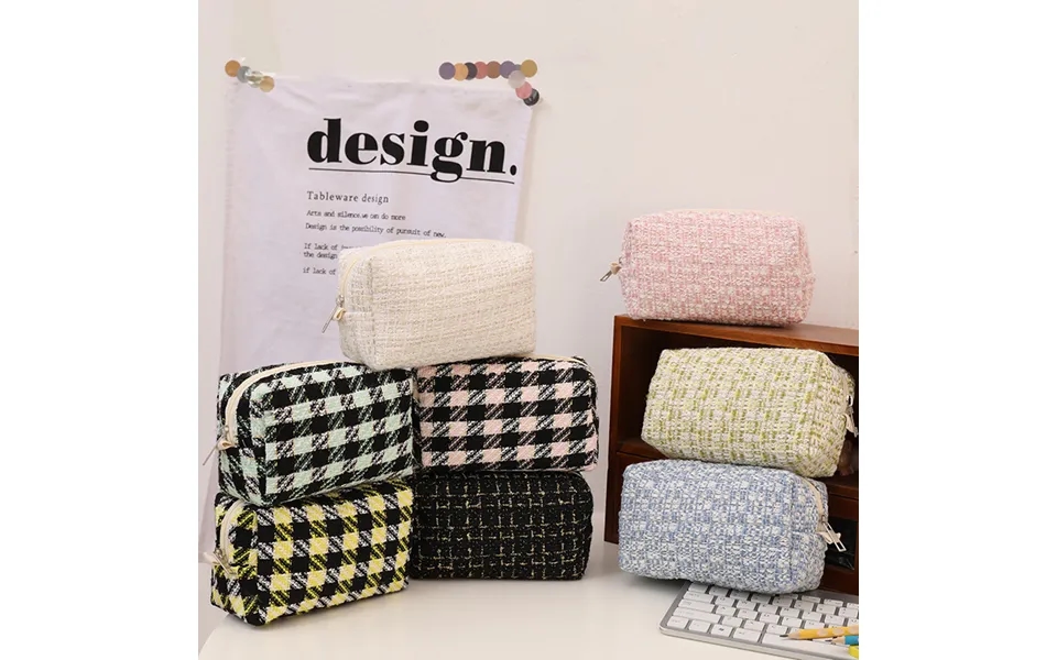Korean Ins Fresh Green Plaid Love Embroidered Cute Cosmetic Bag Large Capacity Canvas Portable Storage Bag