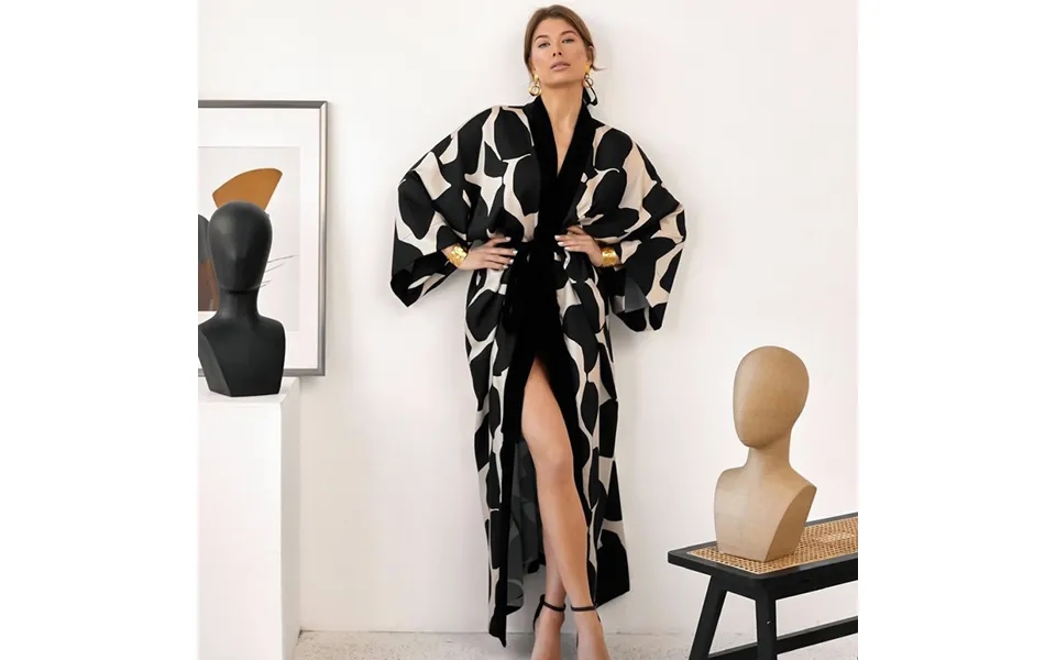 Men's Sleep Fashion Black Woven Printed Loose Long Sleeved Nightgown