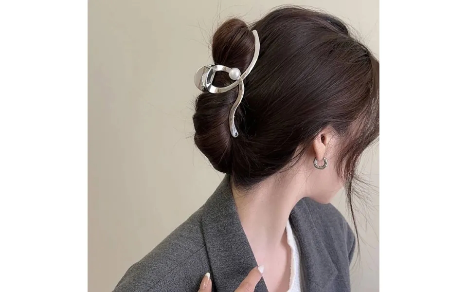 Metal Hair Claw Crab Clip For Women Girls Korean Non Slip Big Geometric Barrette Shark Clip Hairpin Head Pearl Hair Acce