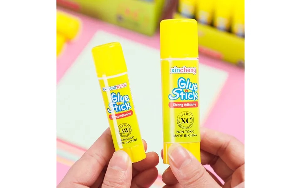 Non-toxic Solid Glue Stick High Viscosity For Kids & Office Washable & Strong Hold
