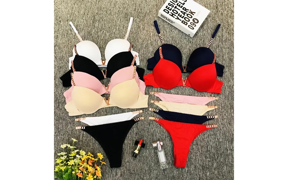 Sexy Bra V-shaped Metal Underwear Suit Hot Girl Low-waisted Thong Chain Panties T Pants Bra