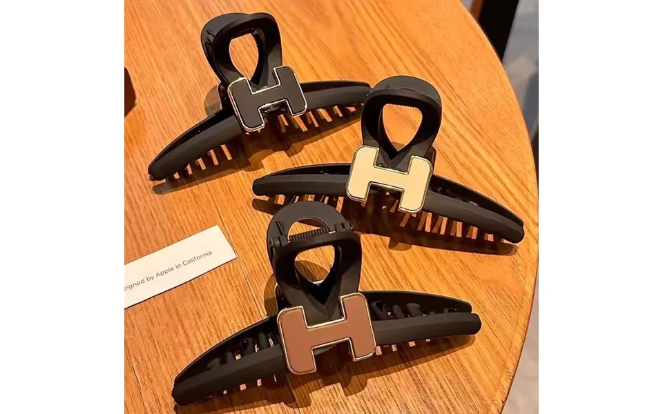 South Korean Advanced Grip Women's 2023 New Headwear Large Hairpin Back Spoon Pan Hair Shark Clip